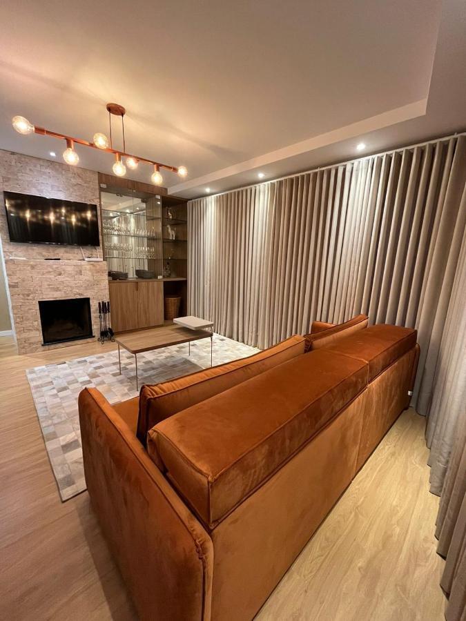 Apartamento Espetacular, 2 Suites, A 30M Da Rua Coberta Грамаду Екстериор снимка